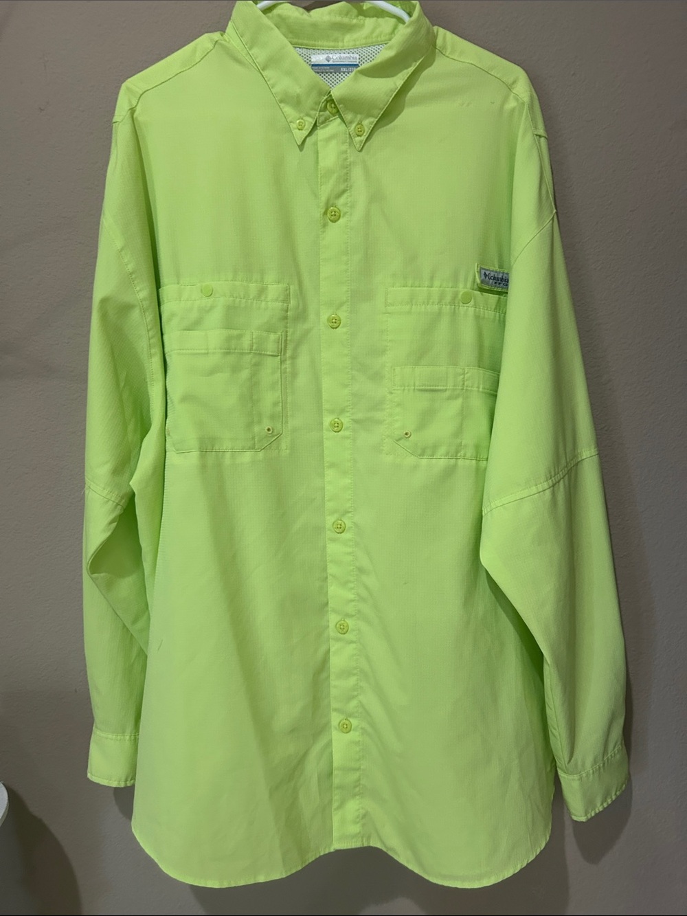 Columbia Men’s Neon Yellow Button-Down Fishing Shirt